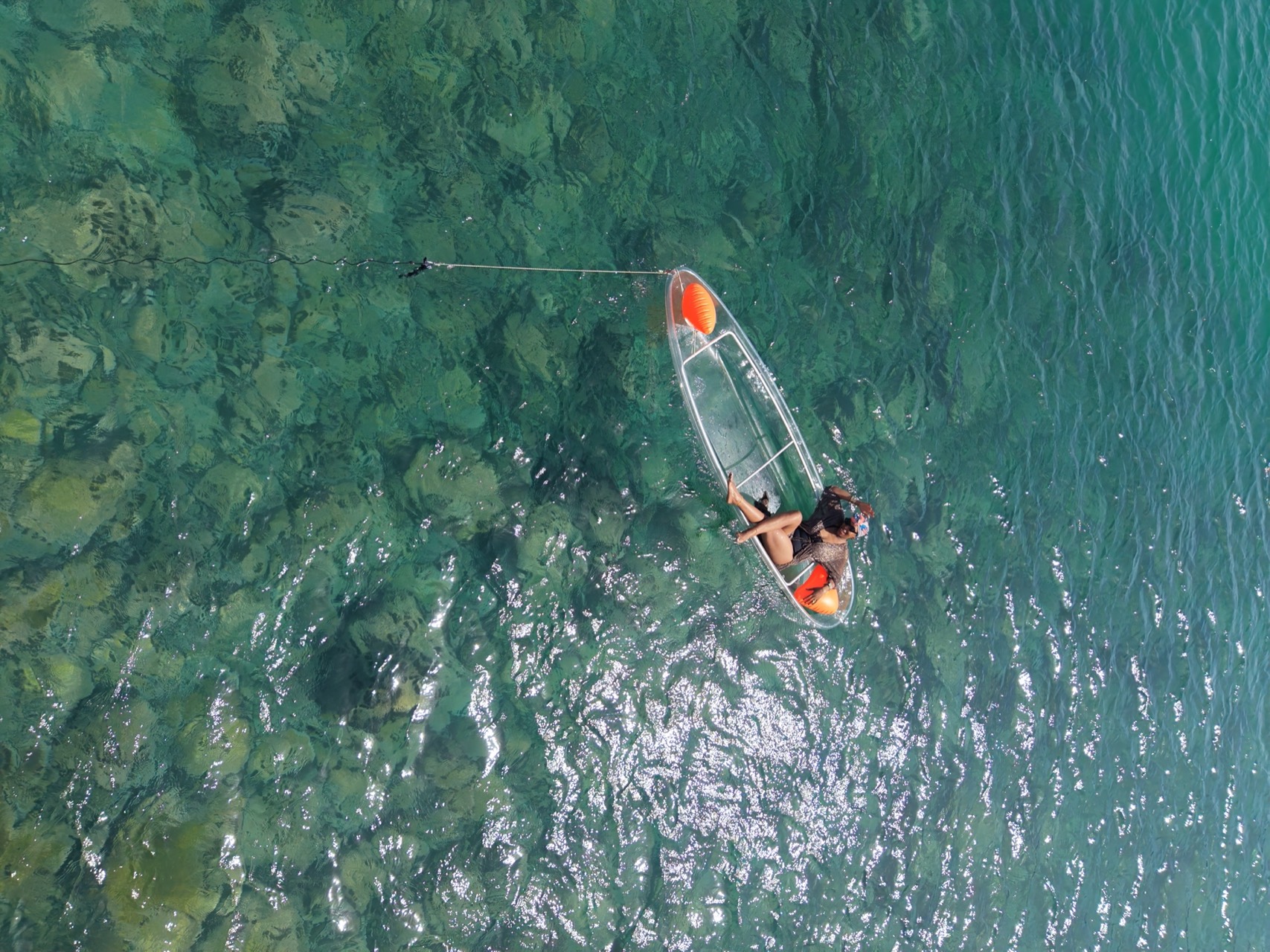 Deux kayaks transparents à Ouakam